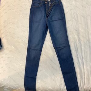 Skinny jeans high waist. New w no tags. Size 7